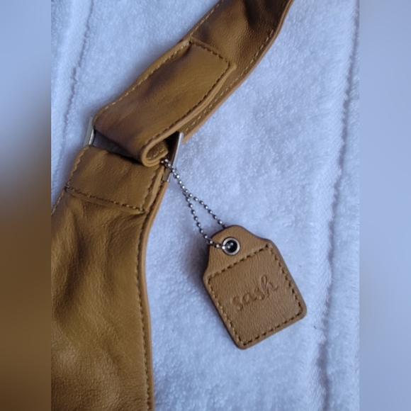 100% Genuine Leather Sash bag - Picture 3 of 8